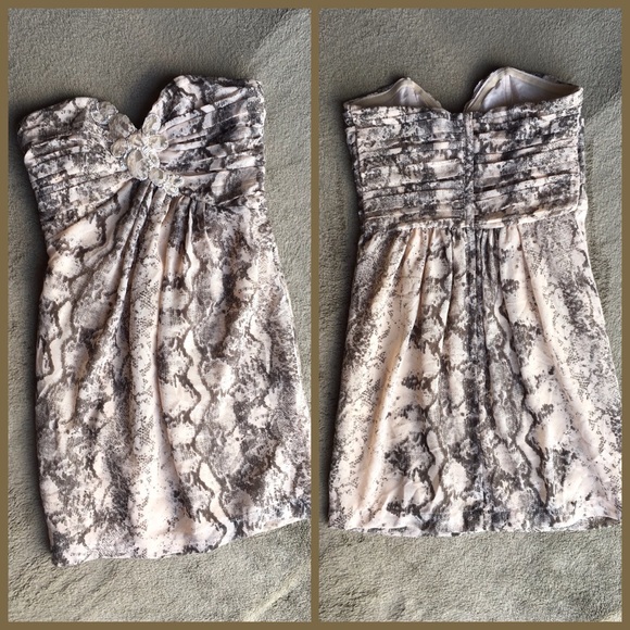 🍂 H&M Strapless Snakeskin Print Dress Size 4 🍂 - Picture 4 of 8